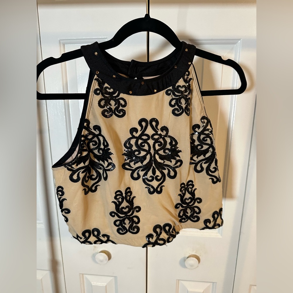 Tenth house performance crop top